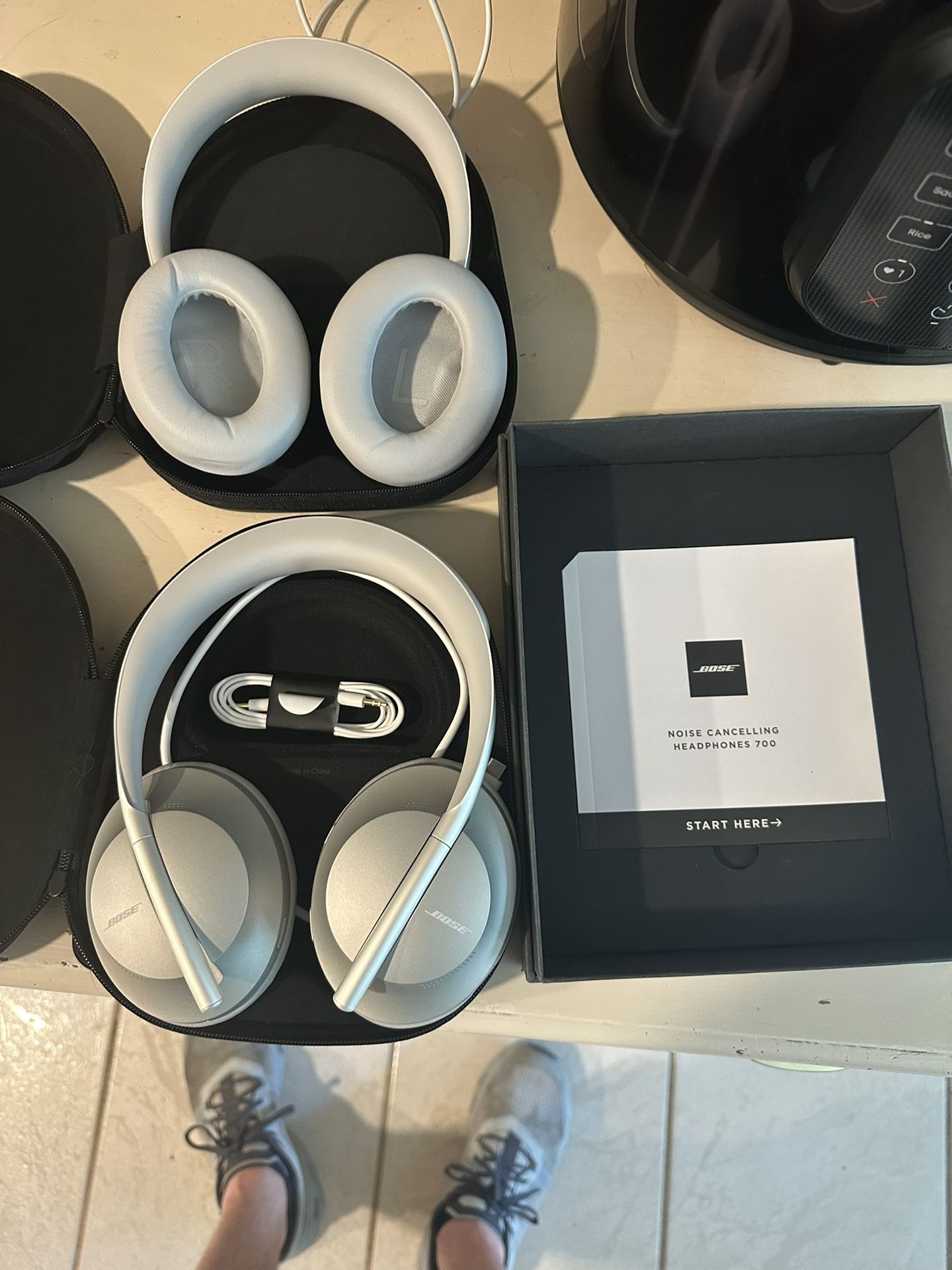 Gently Used Bose Series 700 Headphones (2 Pair)!!!