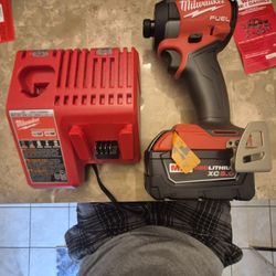 M18 18-V Lithium-Ion XC Starter Kit with One 5.0Ah Battery, Charger and 1/4 in. Hex Impact Driver