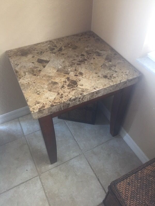 3 livingroom tables