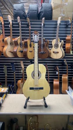 New viscaye classical guitar $100
