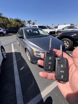 Car keys/Fobs/Llaves De Autos