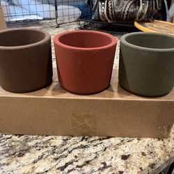 NEW!!  3 Adorable 4” Round Plant Pots $7 (#114