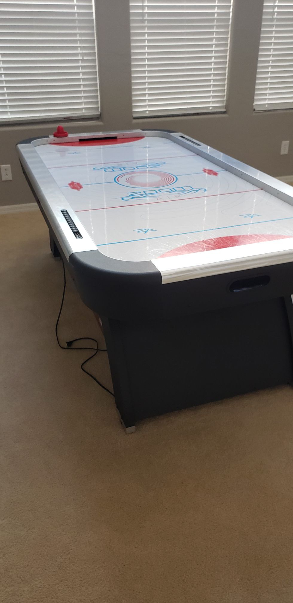 Arcade size air hockey table