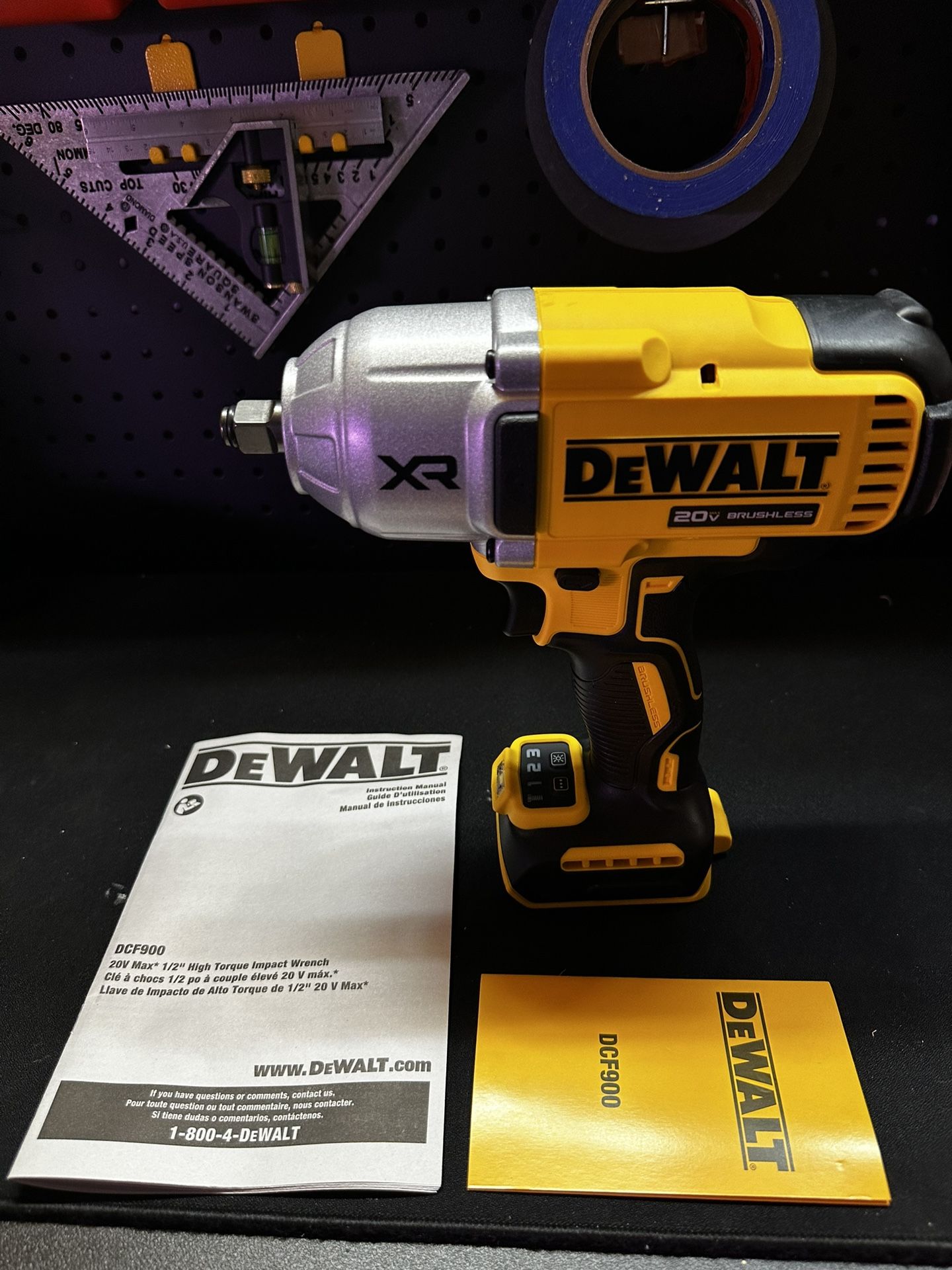 DEWALT 20V MAX Cordless 1/2 in. Impact Wrench (Tool Only).BRAND NEW 