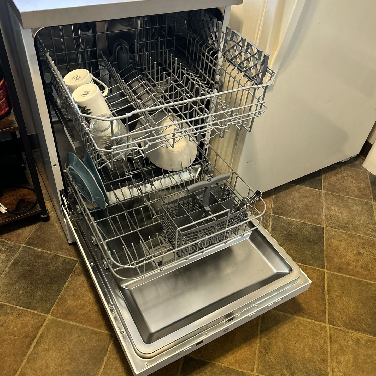 Brand new GE Portable dishwasher For Sale!