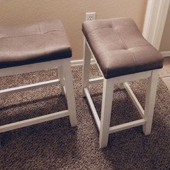 2 Bar Stools White And Grey