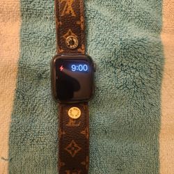 Watch Apple 4 Generation GPS  Too And Band LouisVolition AUTHENTIC  150