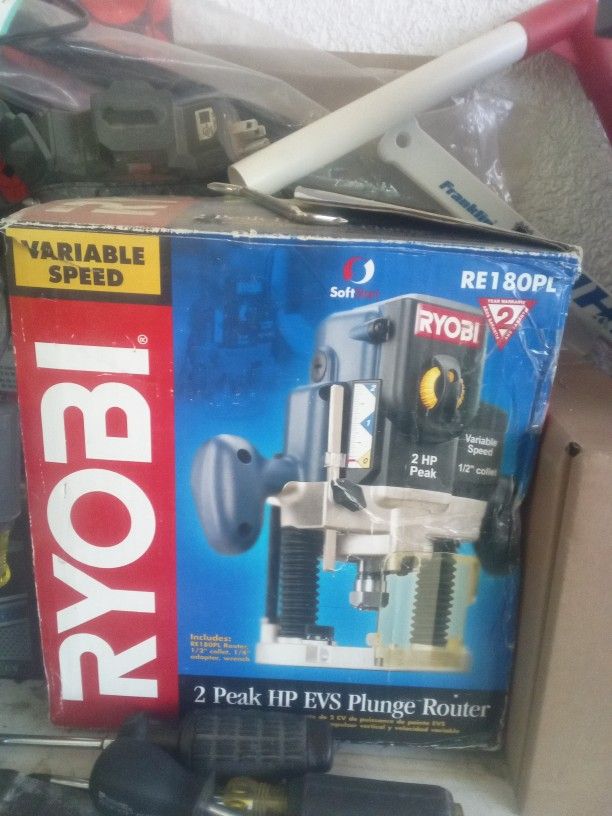 Ryobi 2peak HP EVs Plunge Router