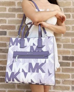 Michael Kors Kenly Large Graphic Logo Tote Bag In White | ModeSens