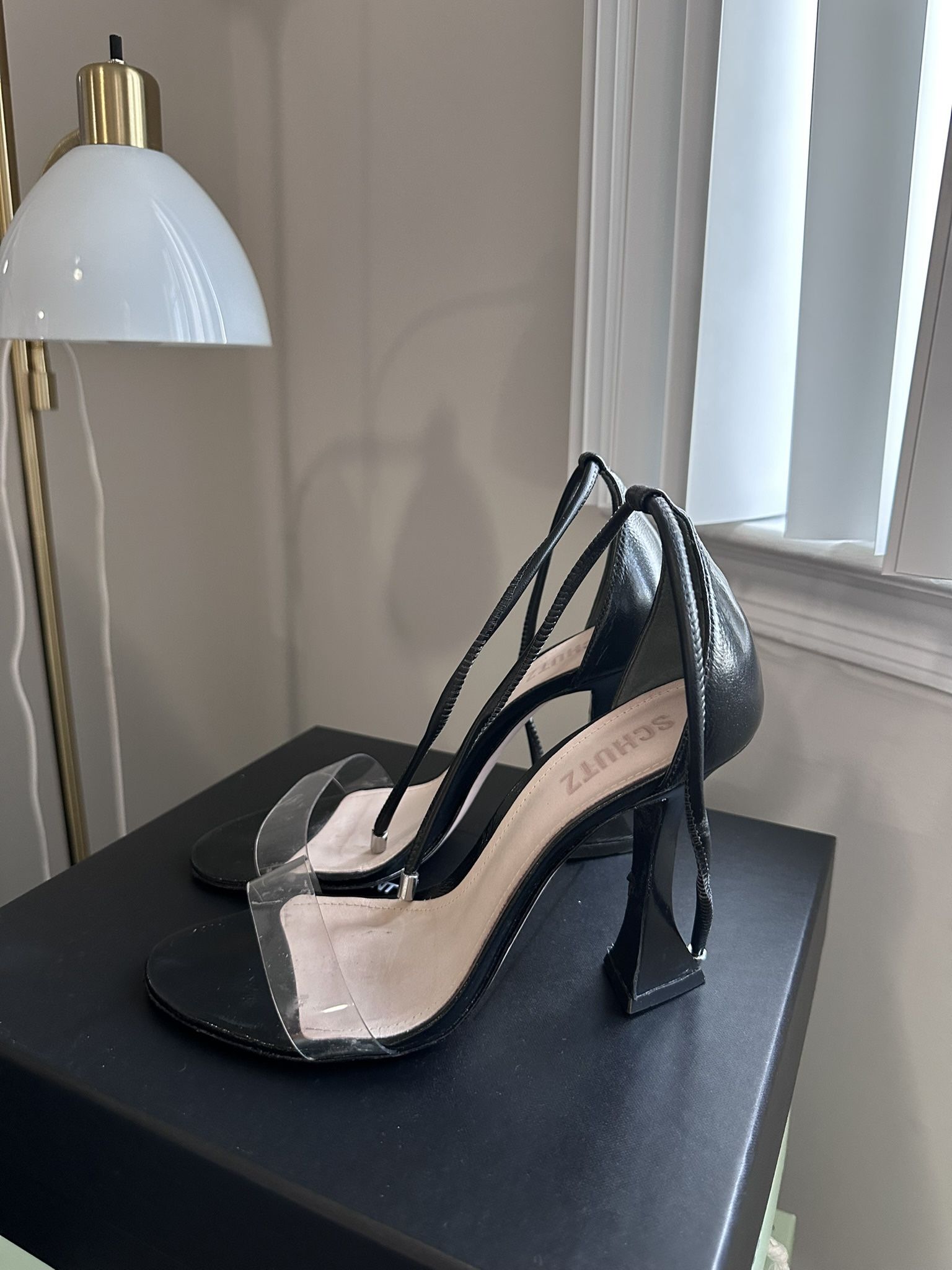 BLACK VINYL LEATHER SANDALS