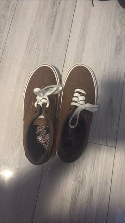 BRAND NEW Brown Levi’s