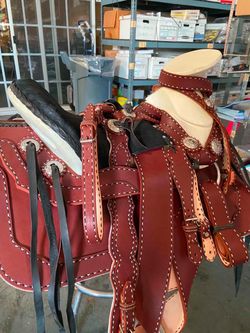 Nueva montura charra de cuero látigo con herraje