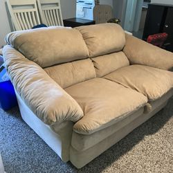 Loveseat 