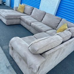 Huge Sectional Couch 🛋 Very Nice 🛋 3 Pieces 