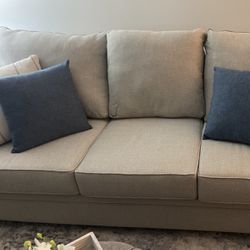Sofa, Modern/Traditional Style