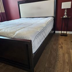 QUEEN SIZE SOLID WOOD BED FRAME