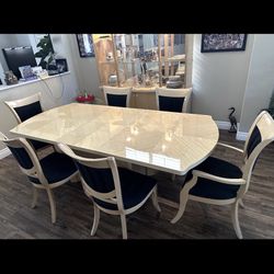 Dinning Table n Hutch