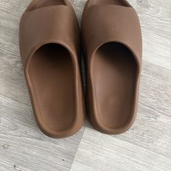 Sz 12 65 Brand 200 Condo 9/10