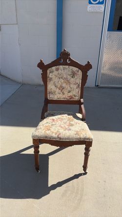 Antique Victorian Carved Wood Side Chair