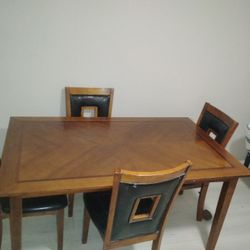 Dining Room Table With Four Chairs Great Condition