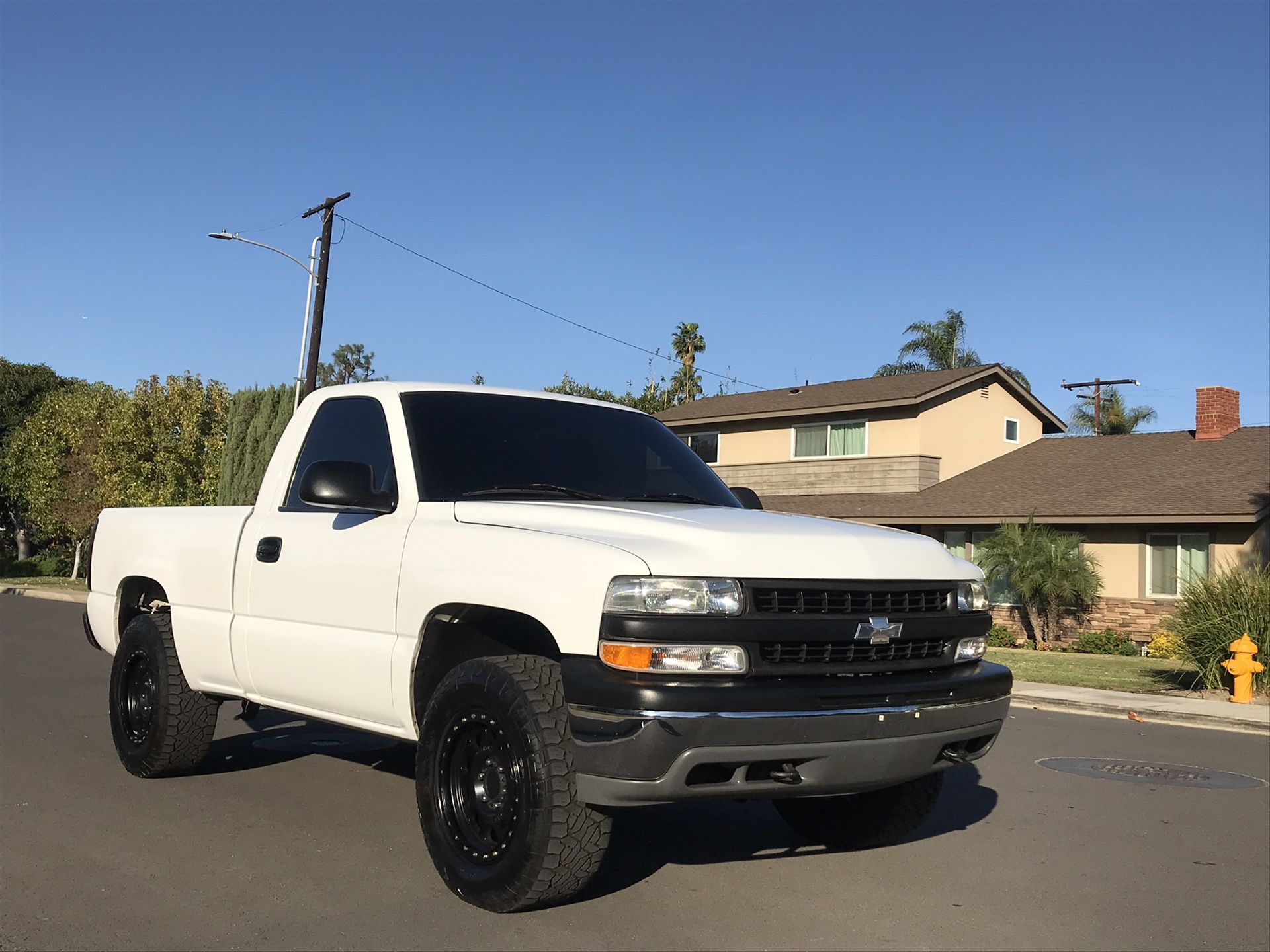 2000 Chevy Silverado 4WD single cab shortbed Lifted