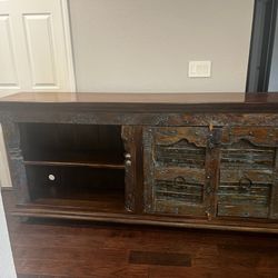 Media console