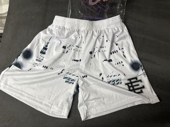 Eric Emanuel size MEDIUM brand new white skyline