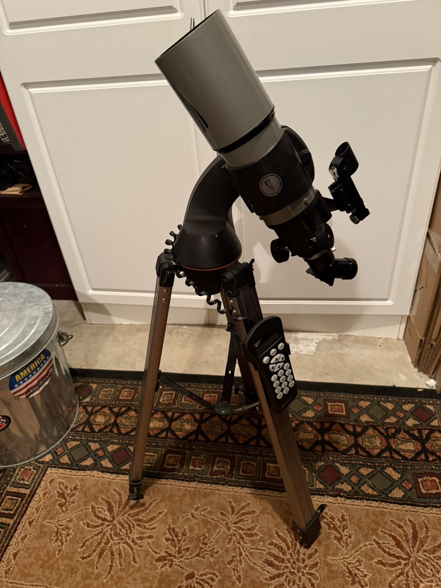 Celestron NexStar 80GT Telescope With Remote & Stand