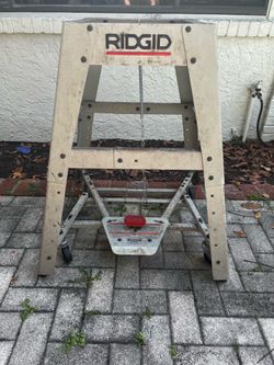 Rigid herc u lift mobile power tool stand