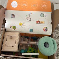 Lovevery Play Kit The Babbler 13 14 15 Month Toy Set Montessori