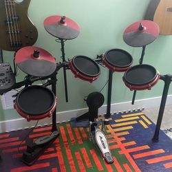 Alesis Nitro Mesh 8 Piece Drum Kit