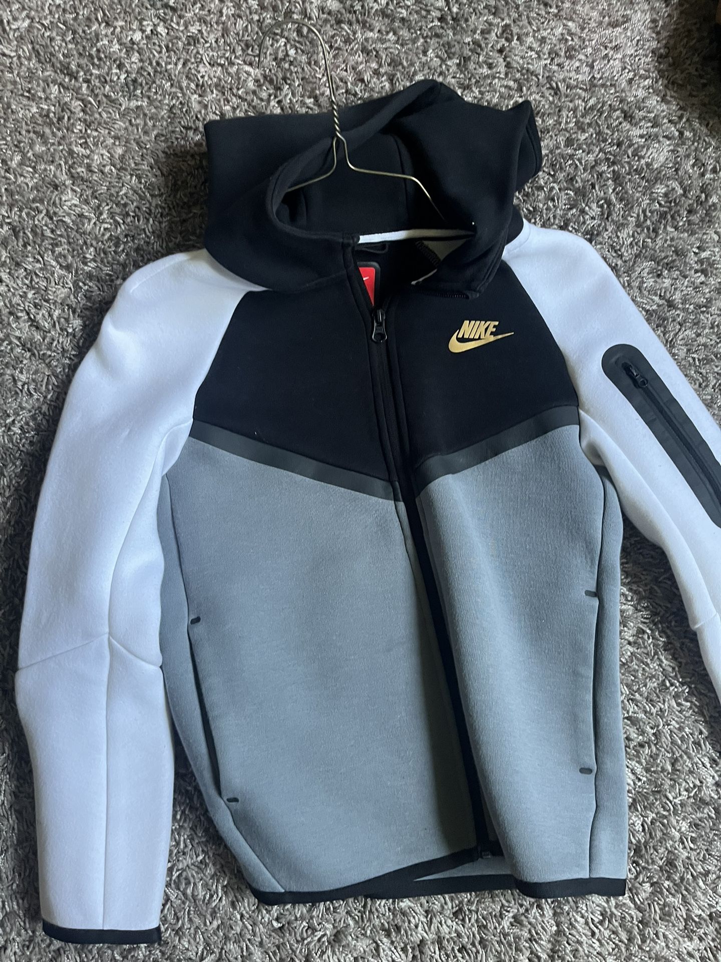 Nike Tech