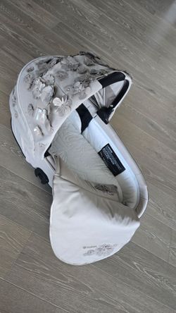 Cybex Mios 3 Lux Carry Cot