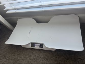 Baby weighing scale