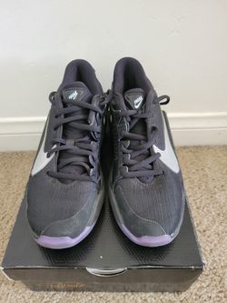 Kids Nike Zoom - Giannas Basketball Shoes Size 4