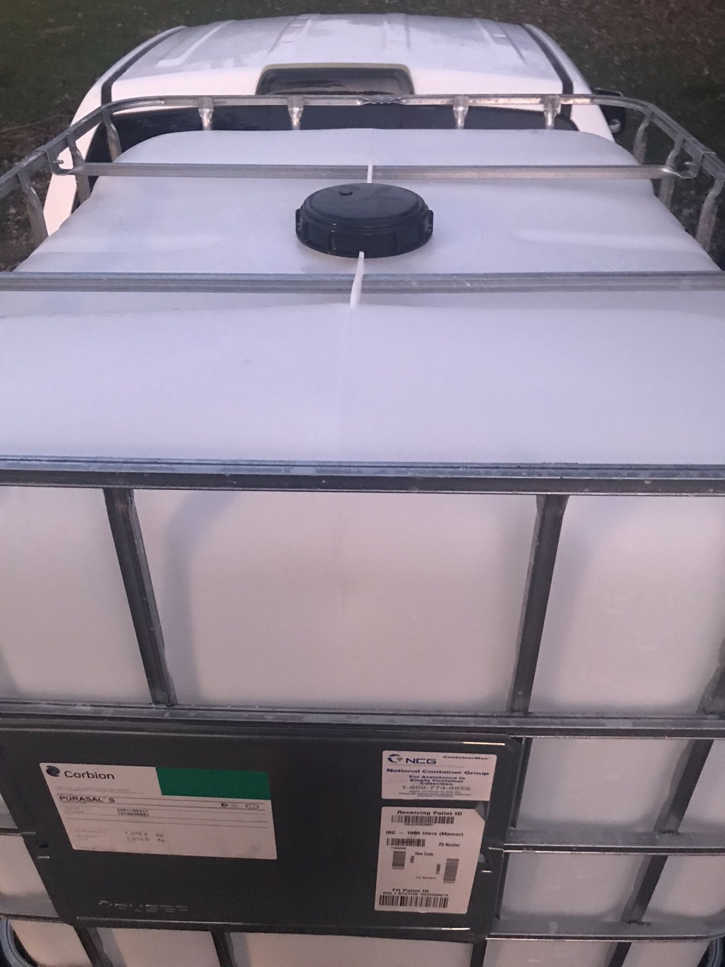 275 gallons totes