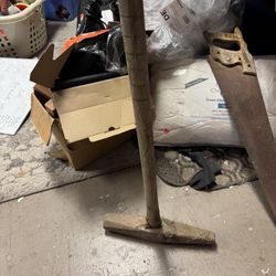 Wooden rock hammer pick up 1116 airport Dr message for meet