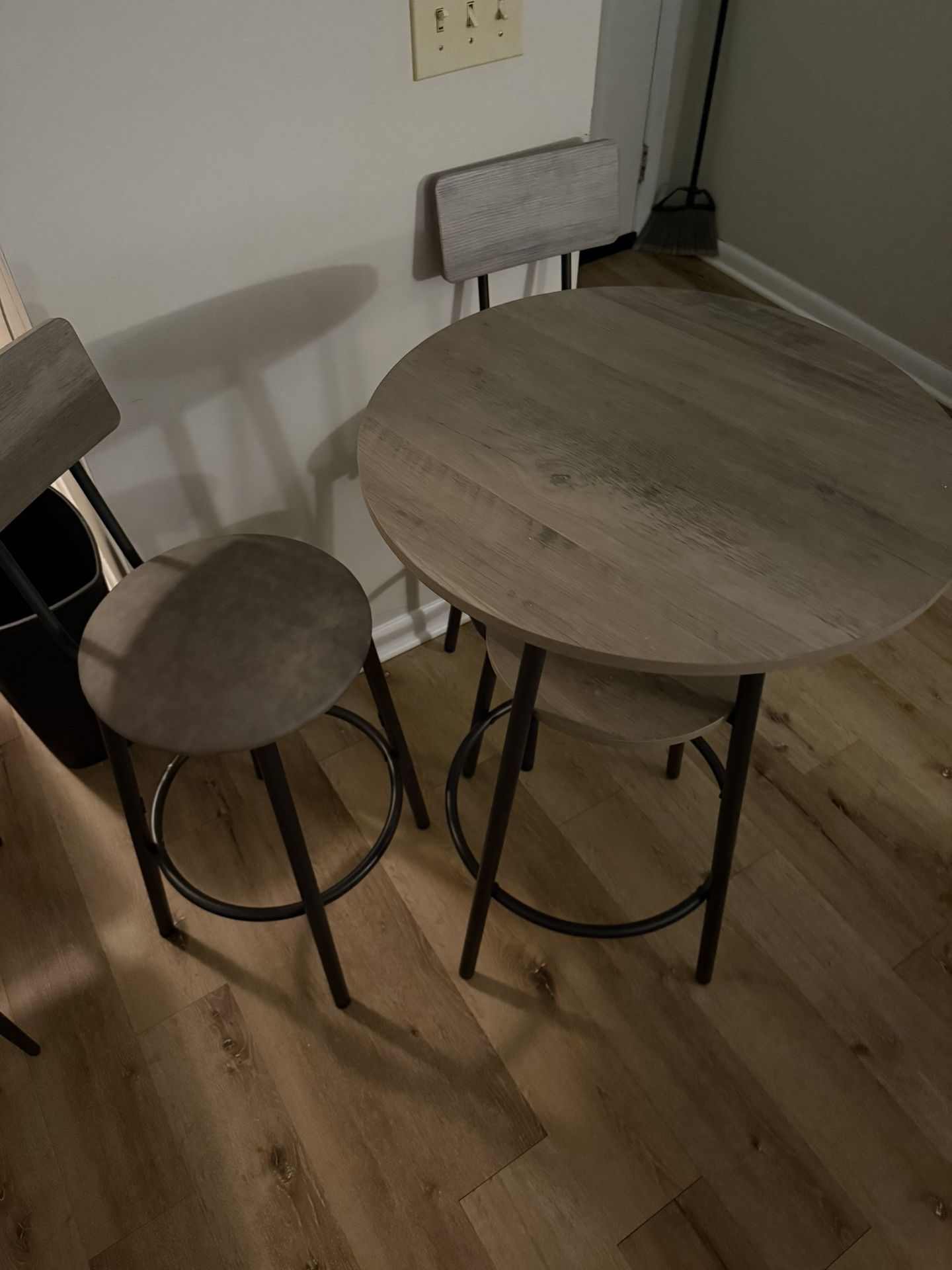 bar top table