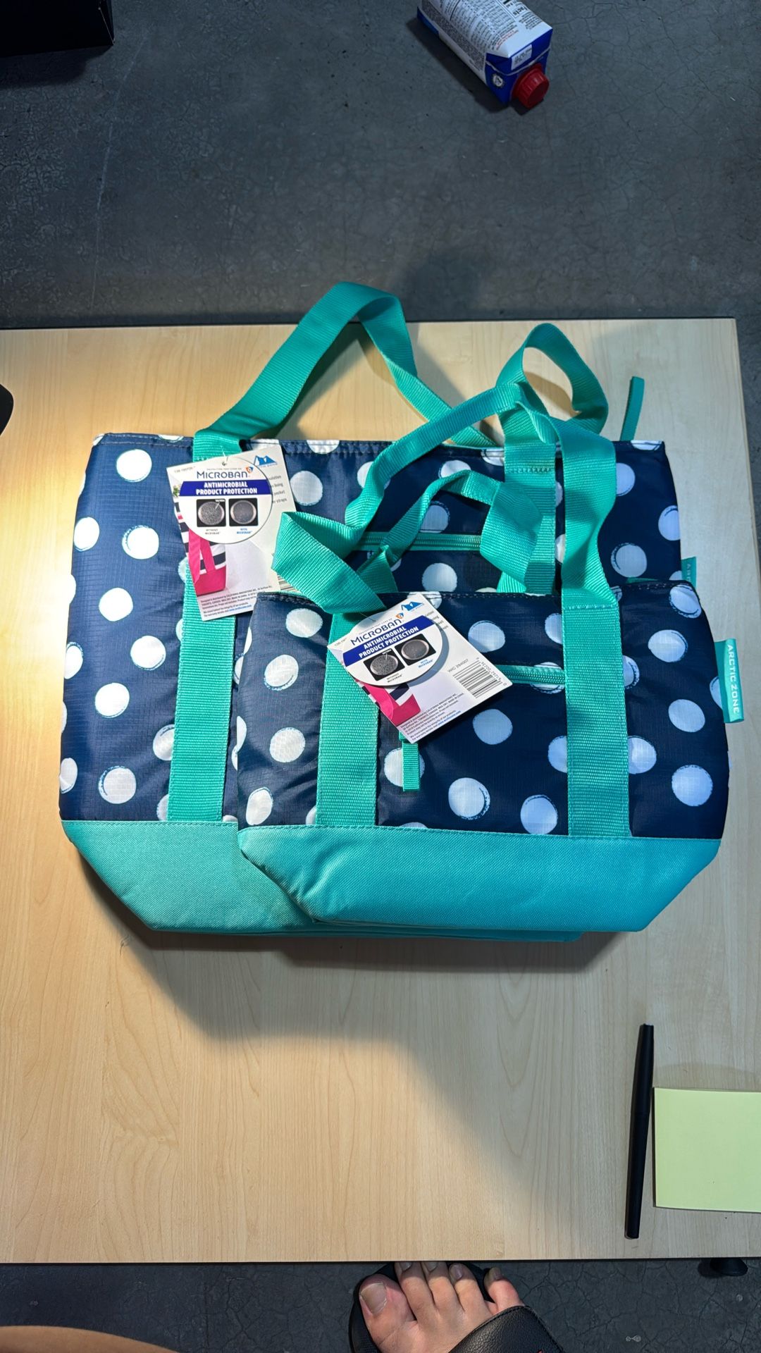 2 Large And Small Tote Bags For Only $15!