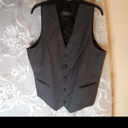 NWTGS Black by Vera Wang Men's Suit Vest Sz L Has A Small Fade Area LeftShoulder. See Last Picture