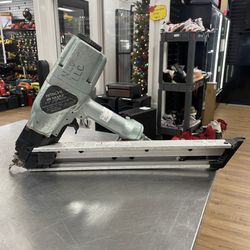 Hitachi Strip Nailer 202812