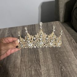 Quince Crown