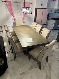 Dining table set
