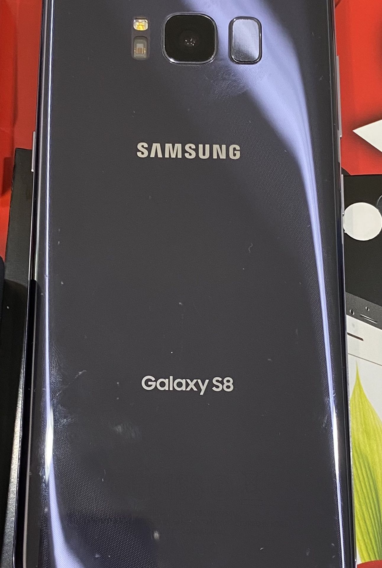 Samsung galaxy s8 unlocked,sold with store warranty