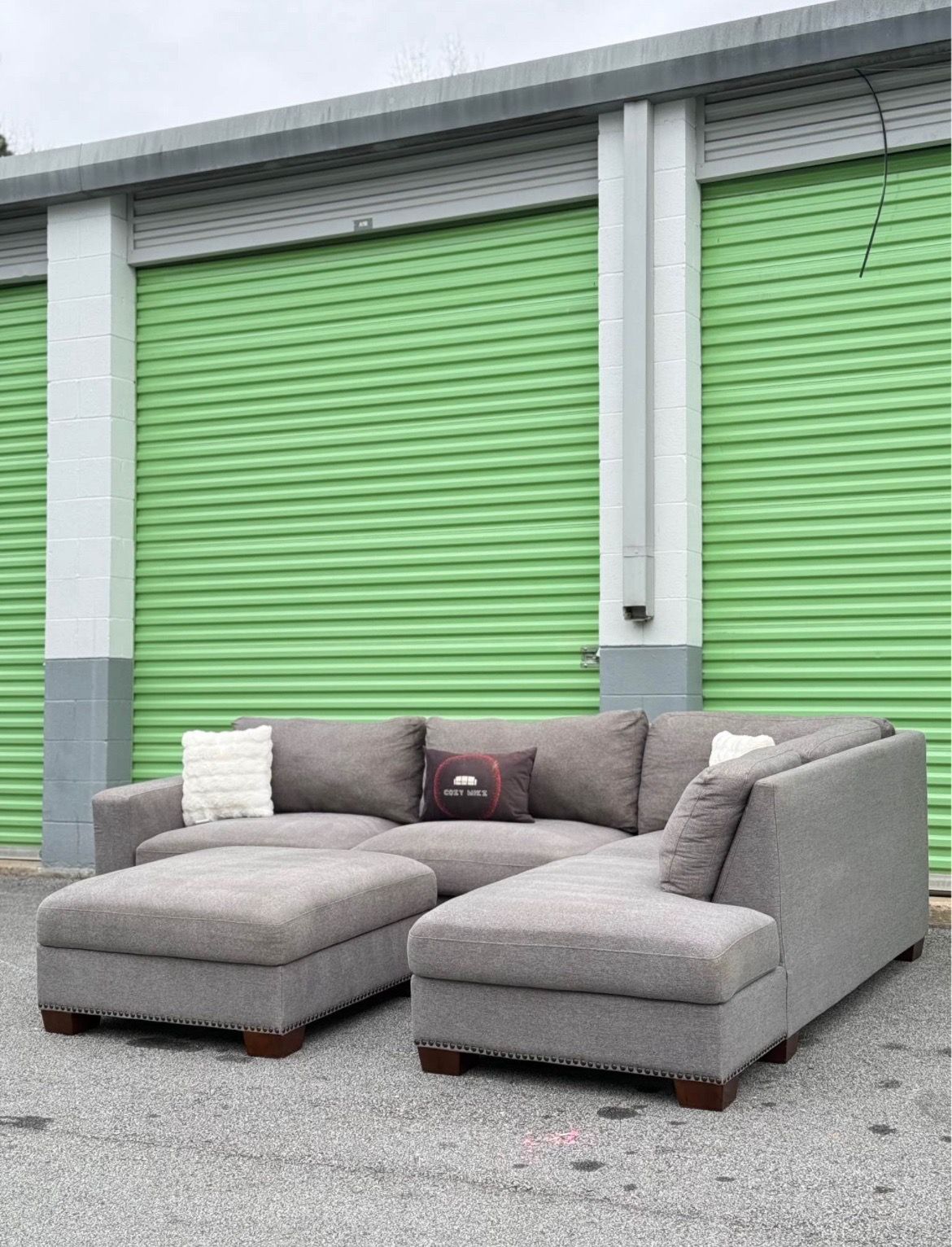 Free delivery ๐ Thomasville Gray Sectional with ottoman