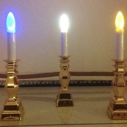 8 CHRISTMAS HOLIDAY CANDLES: ON/OFF LIGHT SENSOR SETTINGS, 3 FLAMES