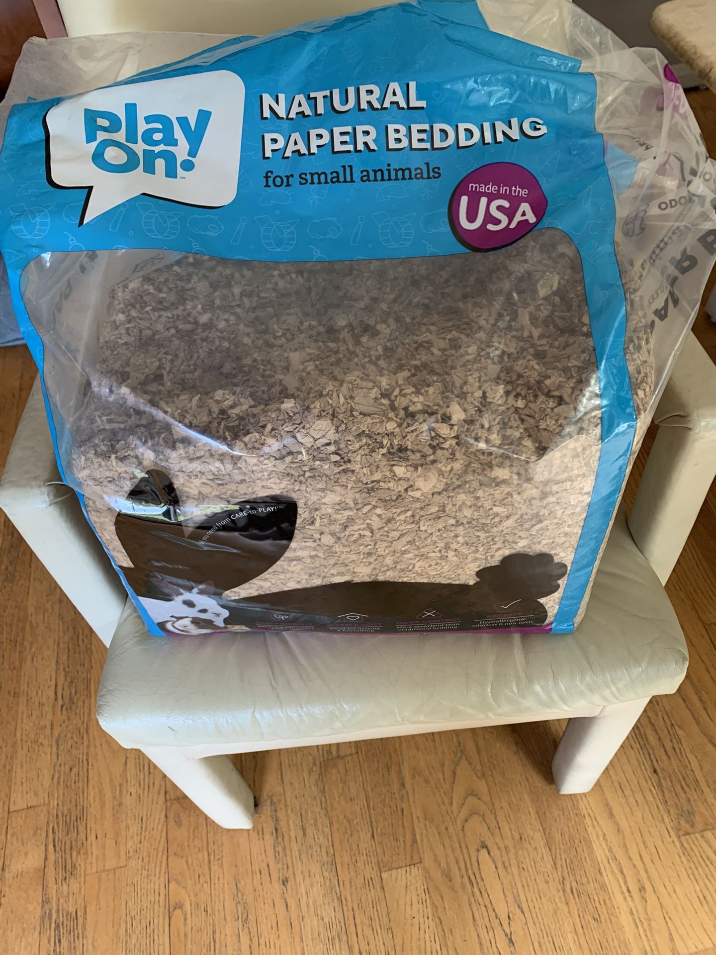 Play On Natural Paper Bedding For Small Animals