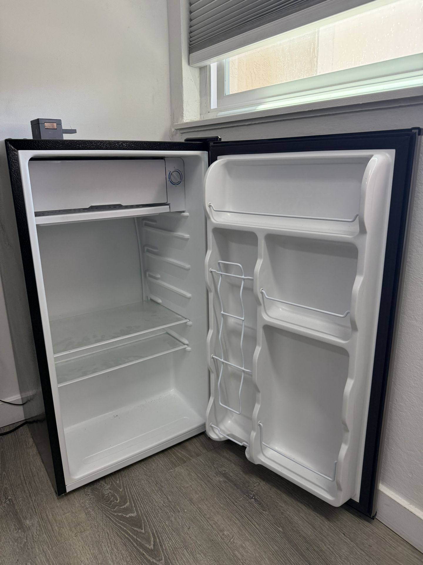 MINI FRIDGE FOR SALE 