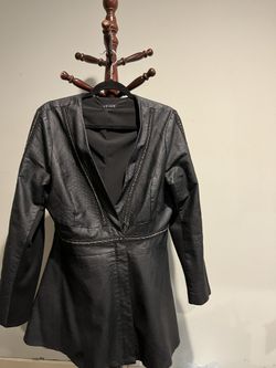 Half Zip Pleather Chain Lined Peplum Jacket 