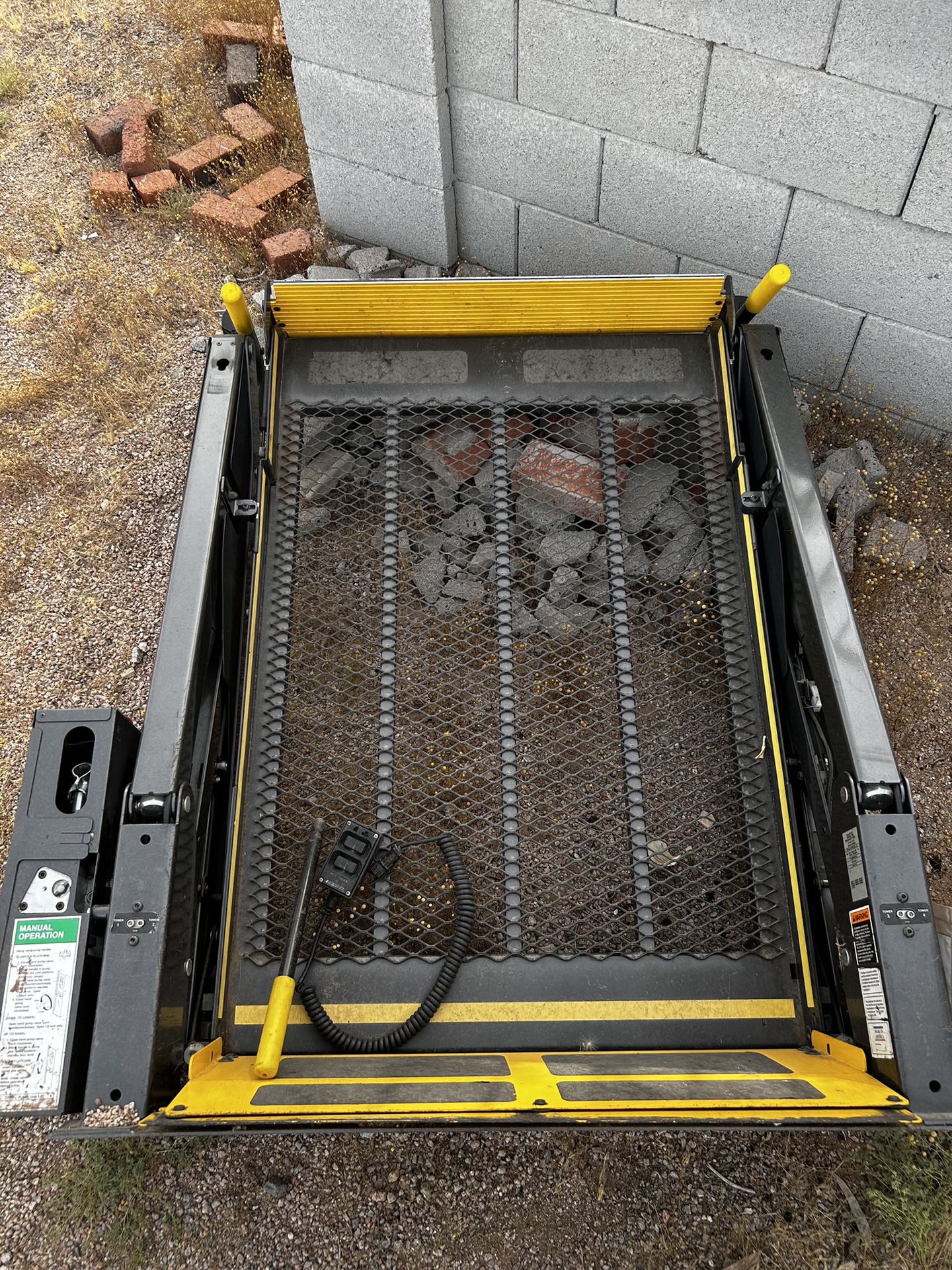 Handy Cap Wheel Chair Lift